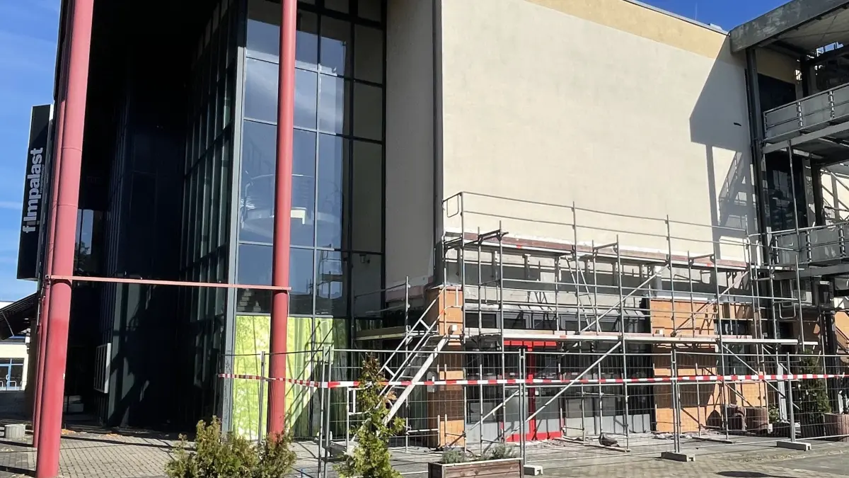 Am Kinokomplex in der Werkstraße in Eisenhüttenstadt wird gebaut. Was passiert dort?