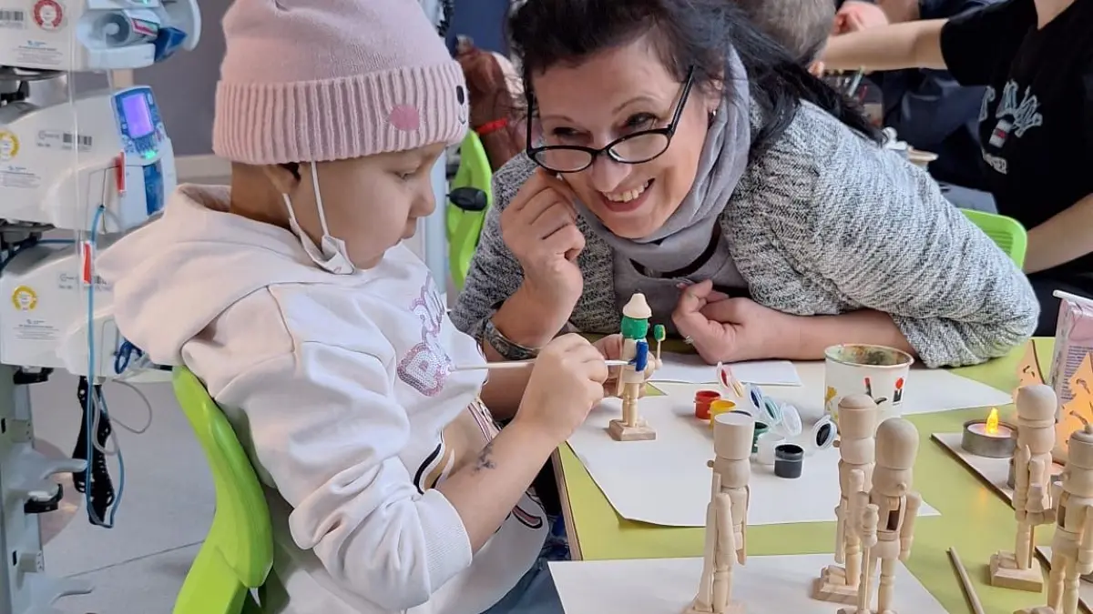 Willkommene Ablenkung und Zuwendung spenden Ehrenamtliche vom Verein Uckermark gegen Leukämie schwerkranken Kindern in Kliniken in Berlin und Brandenburg.