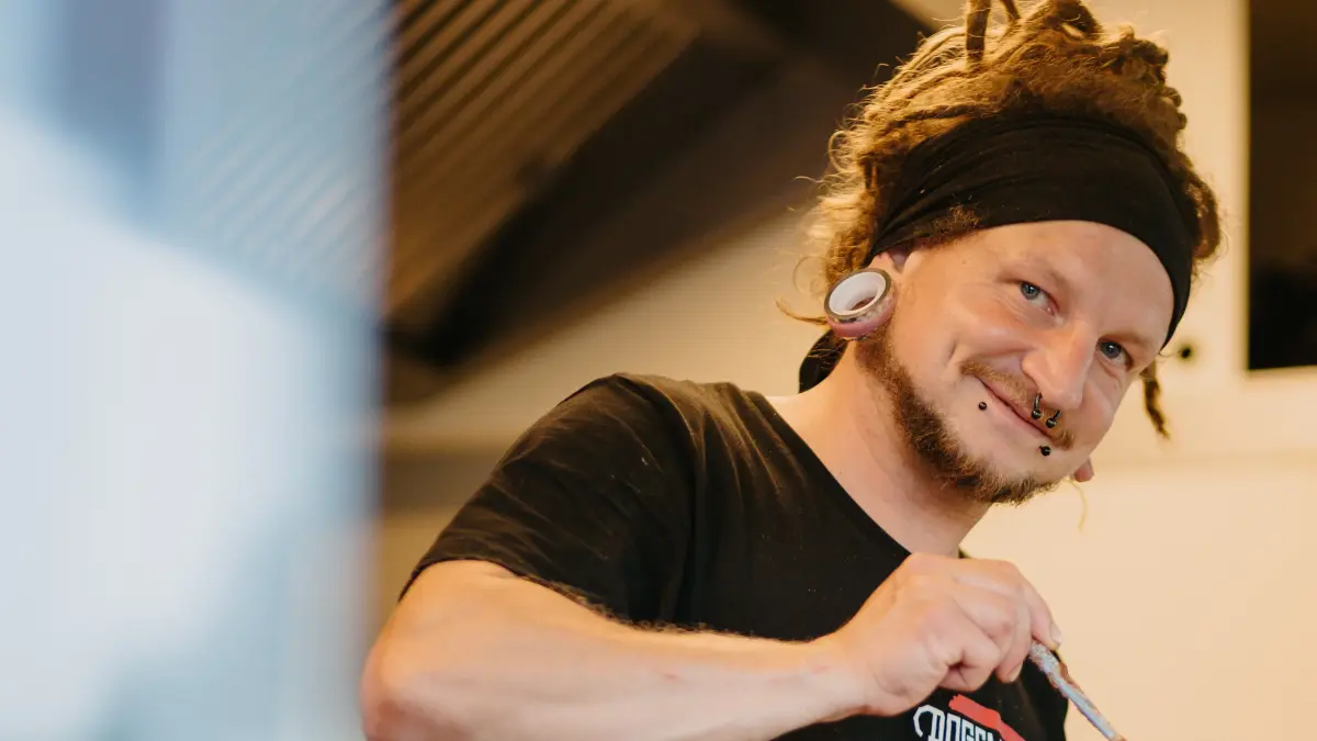 Christian Kuhla wird am Wochenende Hot Dogs zubereiten.