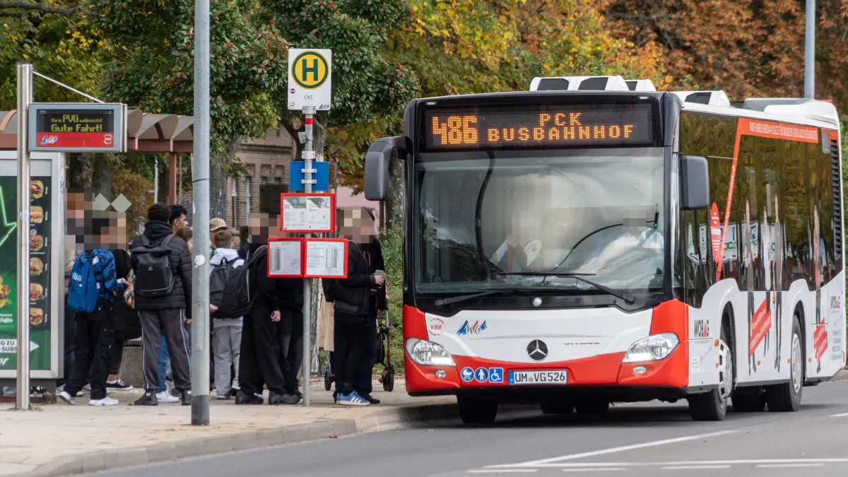 ÖPNV: Schwedt, 15.10.2025: Beim ÖPNV in der Uckermark wird es in Zukunfst einige Veränderungen geben. Die Stadt Schwedt verkauft ihre Anteile an der UVG.