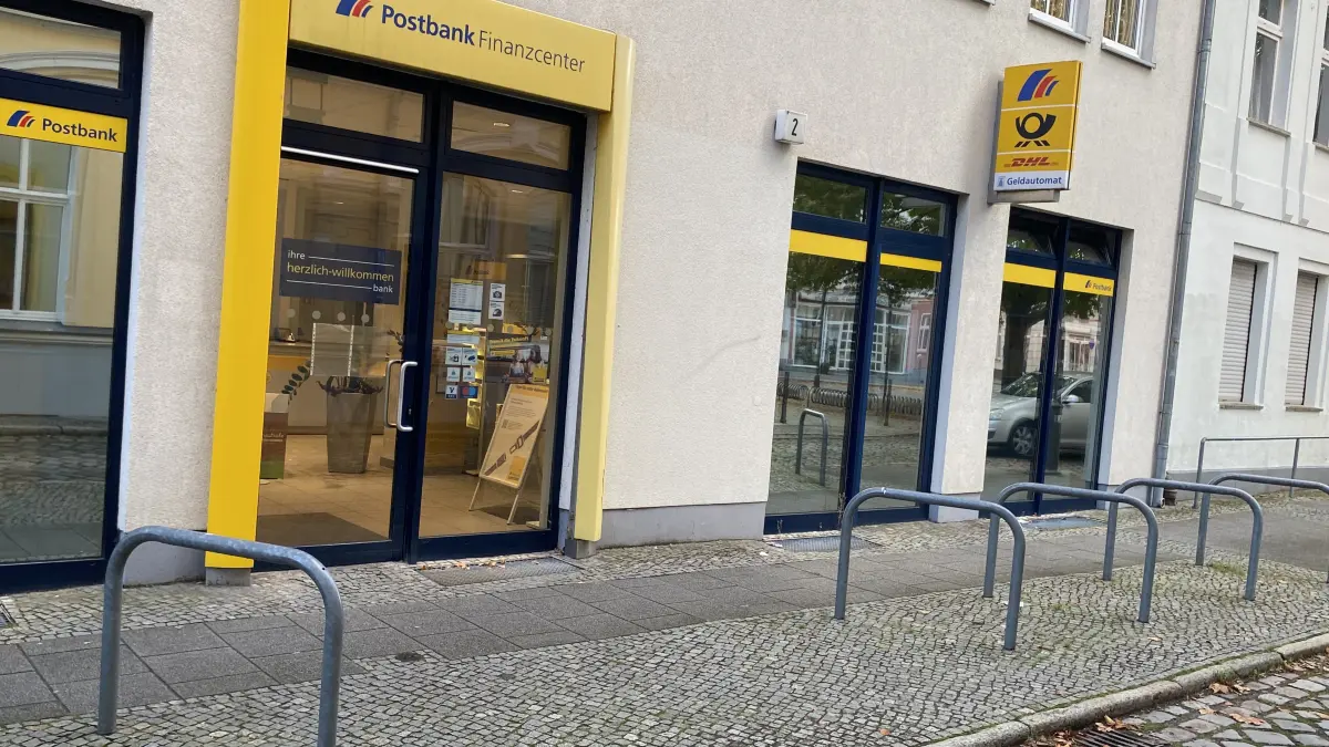 Die Postbank-Filiale mit Postdienstleistungen in der Alten Neuendorfer Straße in Fürstenwalde steht vor der Schließung.