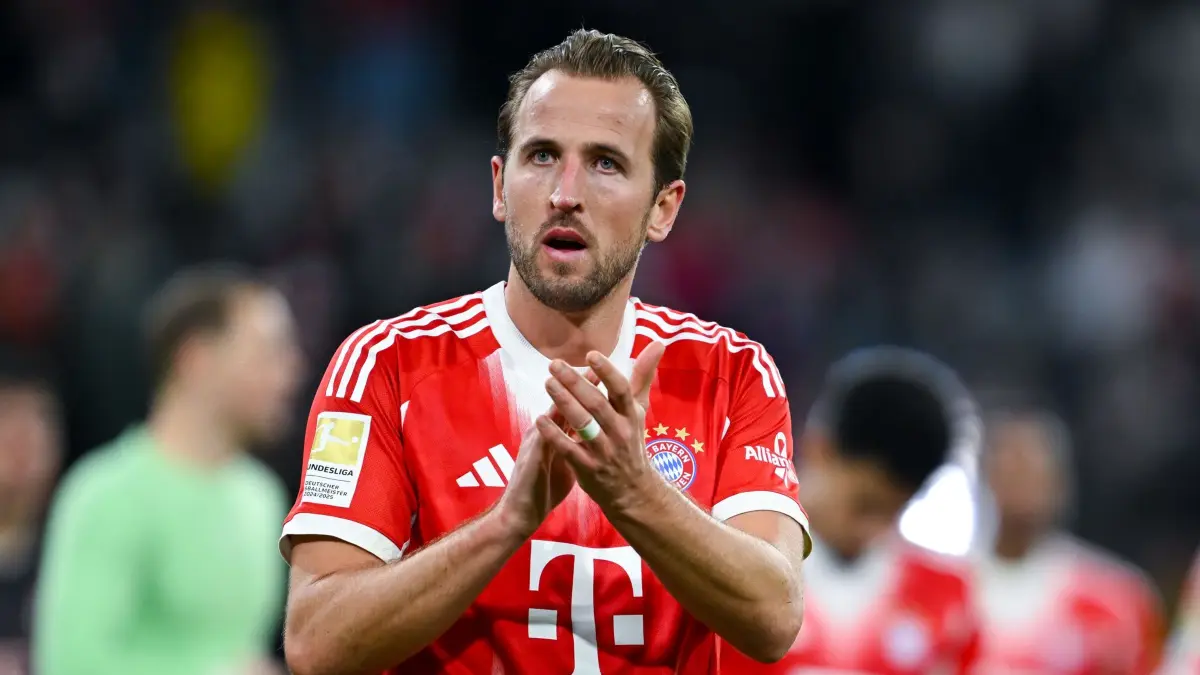 Bayern München - Borussia Dortmund: 18.10.2025, Bayern, München: Fußball: Bundesliga, Bayern München - Borussia Dortmund, 7. Spieltag in der Allianz Arena. Harry Kane (Bayern München) jubelt nach dem Spiel. (zu dpa: ««Irre» und «Wahnsinn»: Kane erfreut mit Rundum-sorglos-Paket») Foto: Sven Hoppe/dpa - WICHTIGER HINWEIS: Gemäß den Vorgaben der DFL Deutsche Fußball Liga bzw. des DFB Deutscher Fußball-Bund ist es untersagt, in dem Stadion und/oder vom Spiel angefertigte Fotoaufnahmen in Form von Sequenzbildern und/oder videoähnlichen Fotostrecken zu verwerten bzw. verwerten zu lassen. +++ dpa-Bildfunk +++