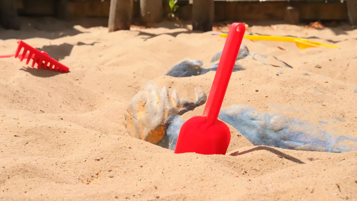 Verwaister Spielplatz: Die fünf kommunalen Kitas im Bereich des Amts Scharmützelsee melden derzeit viele freie Plätze. (Symbolbild)
