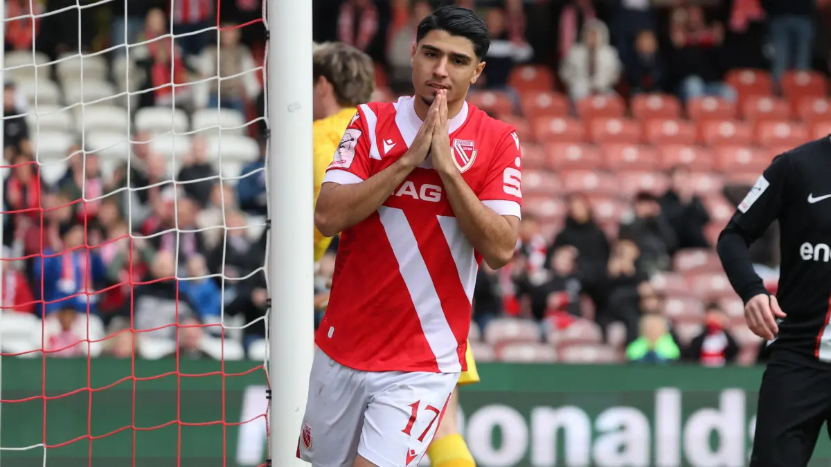 Fussball 3. Liga 2025/2026 FC Energie Cottbus - TSV Havelse: 17 Can Moustfa (Energie Cottbus) enttäuscht nach einer vergebenen Chance