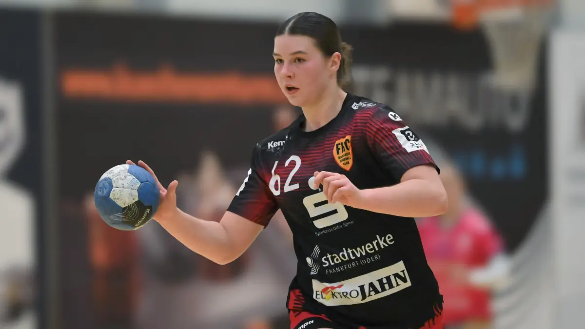 Fussball : Schwerin Sporthalle Reiferbahn, Frauen Handball 3. Liga, Grün-Weiß Schwerin - Frankfurter Handballclub (FHC), Adele Kasper
FOTO BENK 25.10.2025
