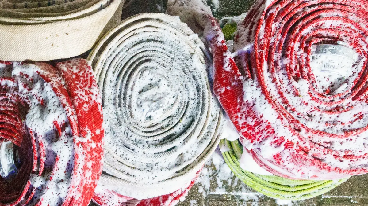 Alles kontaminiert: Einbrecher haben bei einem Einbruch in das Depot der Feuerwehr in Staffelde, einem Ortsteil von Kremmen, einen Feuerlöscher geleert. Deshalb ist der Löschzug vorübergehend nicht mehr einsatzfähig (Symbolbild).