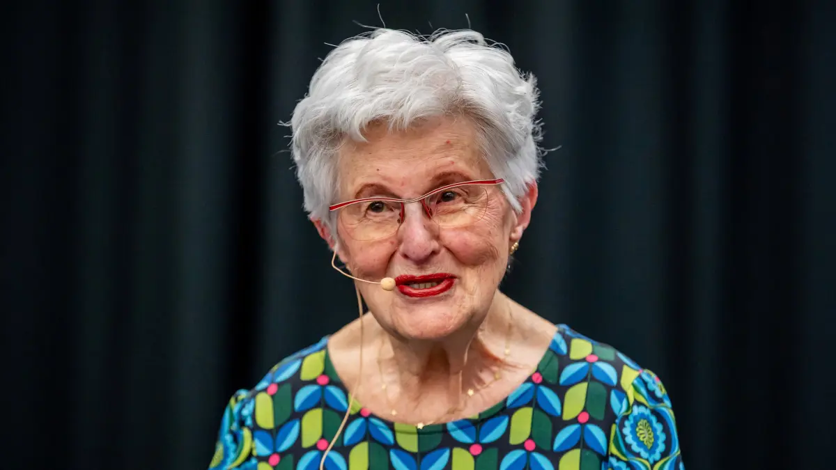 Zeitzeugin: Schwedt, 05.11.2025: Lily Leignel (geb. Keller-Rosenberg), Überlebende der Konzentrationslager Ravensbrück und Bergen-Belsen, berichtet als Zeitzeugin über ihre Erinnerungen und Erfahrungen