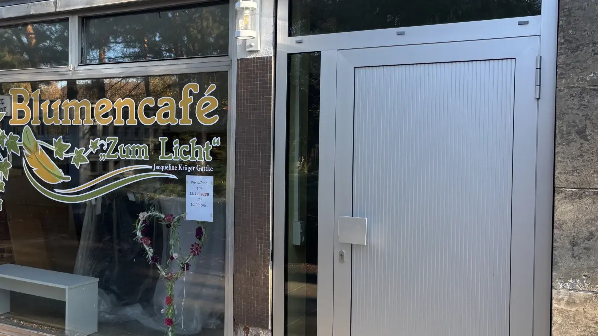 An einem besonderen Ort in Eisenhüttenstadt wird das Blumencafé "Zum Licht" eröffnet. Der Name ist Programm.