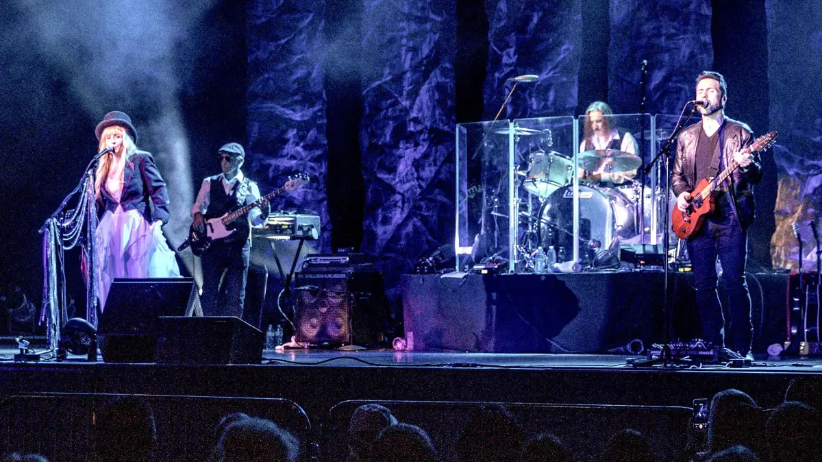 Fleetwood Mac: Die Rockband Fleetwood Mac tritt in der Messehalle 1 mit ihrem Bühneprogramm auf.
