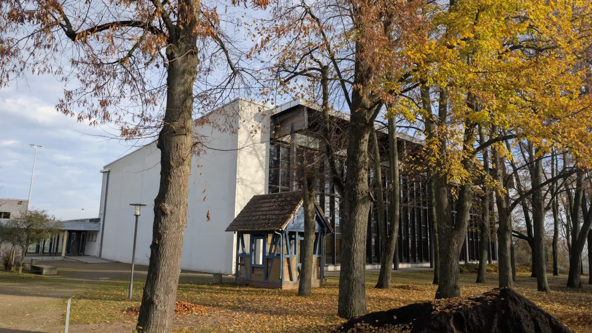 OSZ-Sporthalle in Seelow: Die kreiseigene Turnhalle wird seit diesem Schuljahr auch von den Schülern der Grund- und der Oderschule Seelow genutzt. Dafür soll sie besser ausgestattet werden.