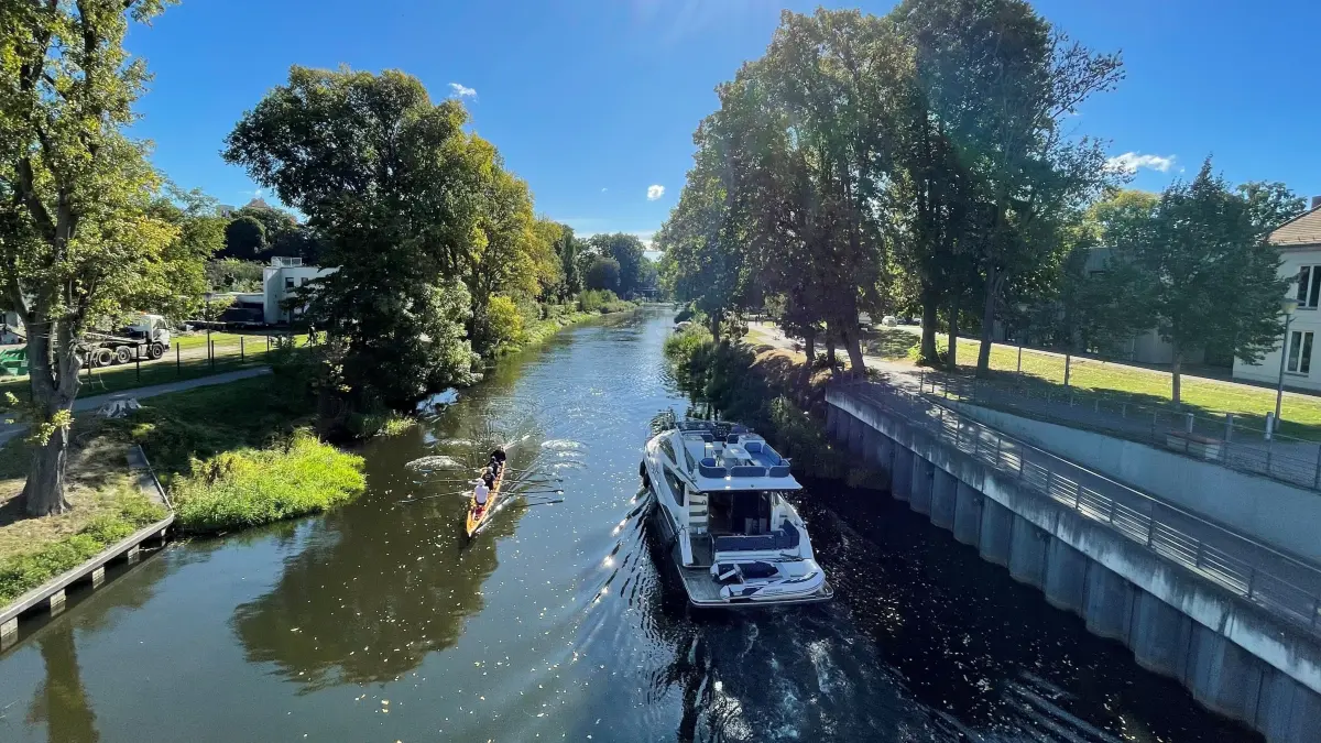 Oranienburg, Havel, am Schloss, Wasser, Wassertourismus, Boote, Schiffe, Bootstourismus im Sommer