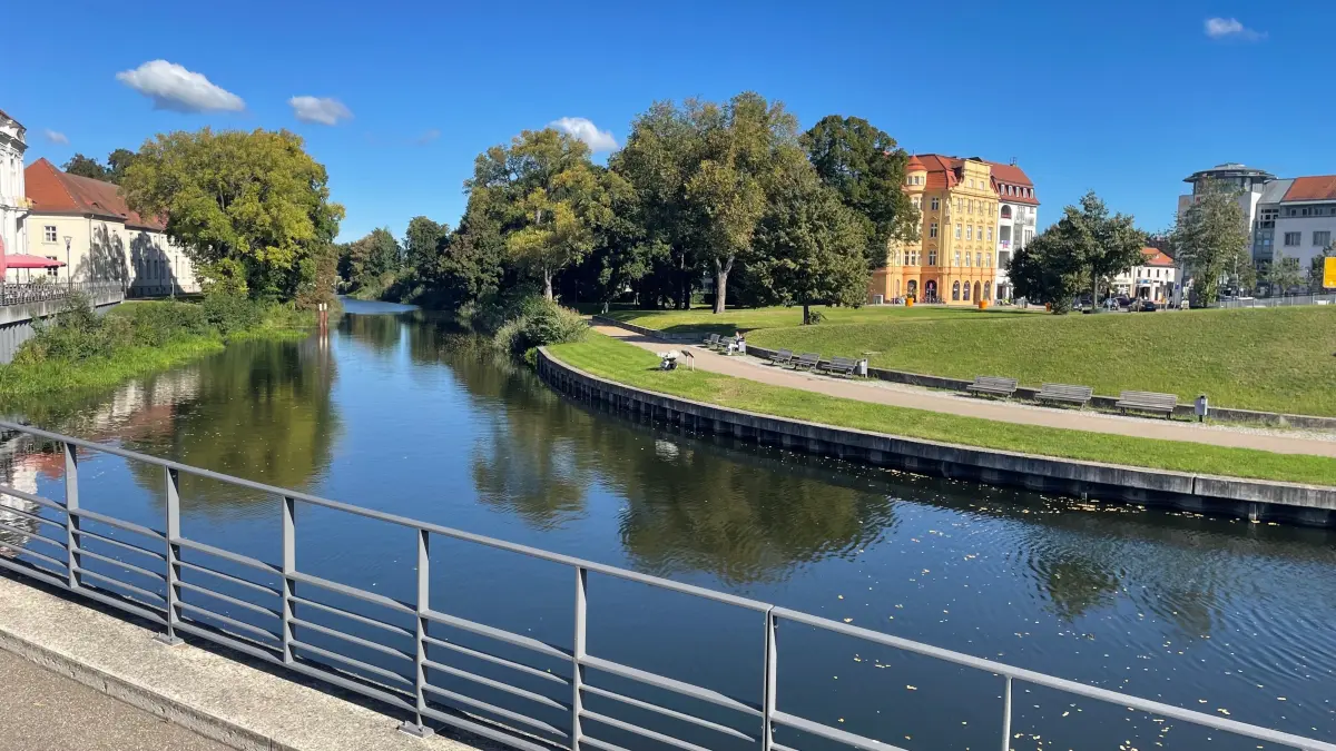 Oranienburg, Havel, am Schloss, Wasser, Wassertourismus, Boote, Schiffe, Bootstourismus im Sommer