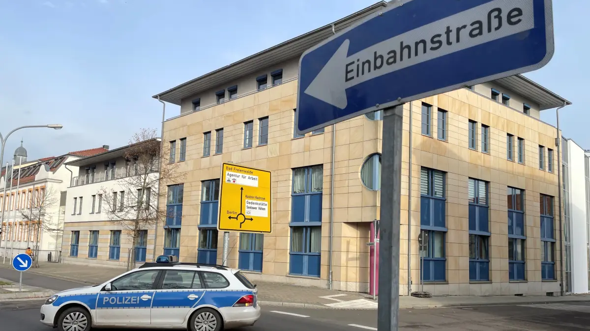 Richtungsverkehr ab Montag in Seelow : Die Frankfurter Straße wird ab zum 19. Dezember halbseitig gesperrt.