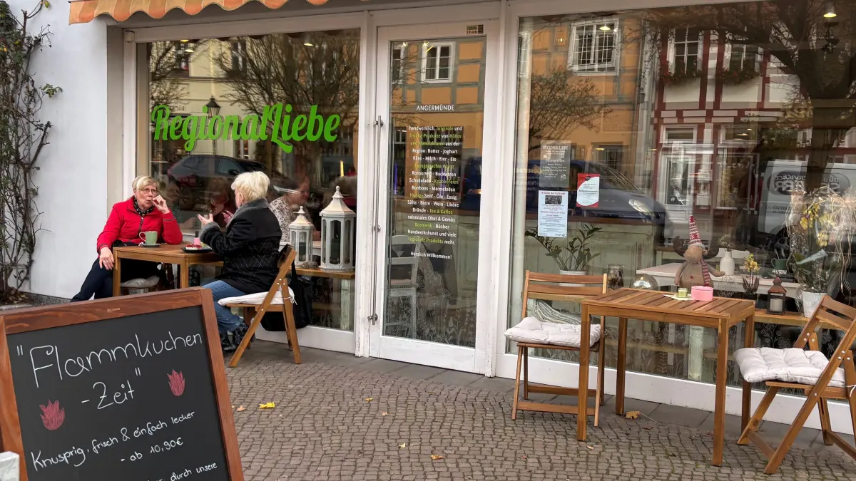 Der Regionalladen in der Rosenstraße in Angermünde ist endlich wieder geöffnet. Es gibt einen neuen Pächter, der mit seiner "Regionalliebe" auch das Stadtzentrum wieder neu belebt.