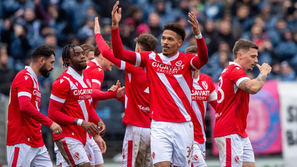 VF Landespokal Babelsberg 03 - Energie Cottbus 2025/26: Fussball, Herren, Saison 2025/2026, Landespokal Brandenburg (Viertelfinale), SV Babelsberg 03 - FC Energie Cottbus, Justin Butler (Energie Cottbus), Jubel nach Tor zum 2:4, 15.11. 2025, Foto: Sebastian Räppold / Matthias Koch