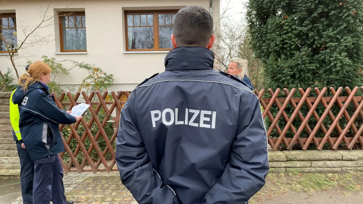 Polizei in Panketal, Präventionsteam warnt Anwohner vor Einbrüchen und gibt Tipps zur Prävention