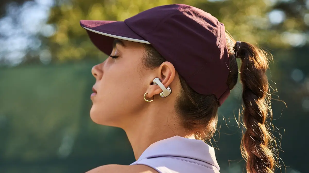 Shokz OpenDots One. Eher klein, unauffällig und straff sitzend.