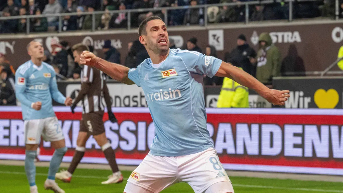 1. BL FC St. Pauli - 1. FC Union 2025/26: Fussball, Herren, Saison 2025/2026, 1. Bundesliga (11. Spieltag), FC St. Pauli - 1. FC Union Berlin, Rani Khedira (1. FC Union Berlin), Jubel nach Abpfiff, 23.11. 2025, Foto: Matthias Koch