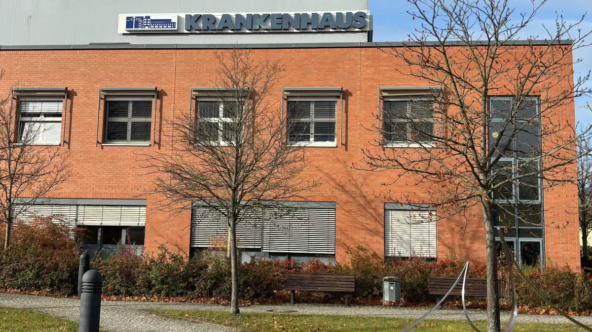Das Krankenhaus Beeskow soll Teil der GesundVerbund GmbH werden. Das könnte Geld sparen, sicher ist das aber nicht.