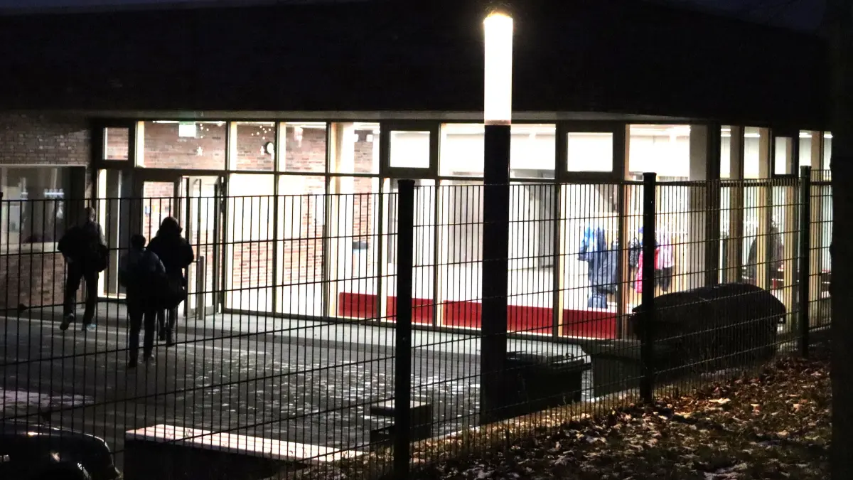 Begehrt, besonders im Winterhalbjahr: Die Sporthalle in der Hegermühlenstraße in Strausberg bietet Vereinen besonders abends Trainingsmöglichkeiten.