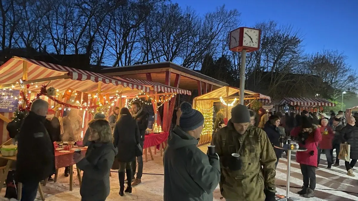 Schulweihnachtsmarkt am Brecht-Gymnasium Bad Freienwalde: Die Schüler haben wieder viele originelle Angebote vorbereitet.