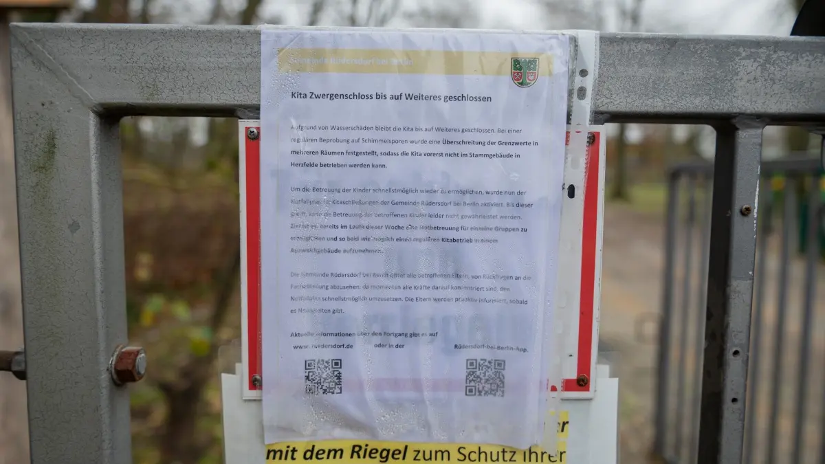 Kita Zwergenschloss im OT Herzfelde der Gemeinde Rüdersdorf bei Berlin ist seit Ende Oktober 2025 wegen Schimmelbefalls nach einem Wasserschaden geschlossen