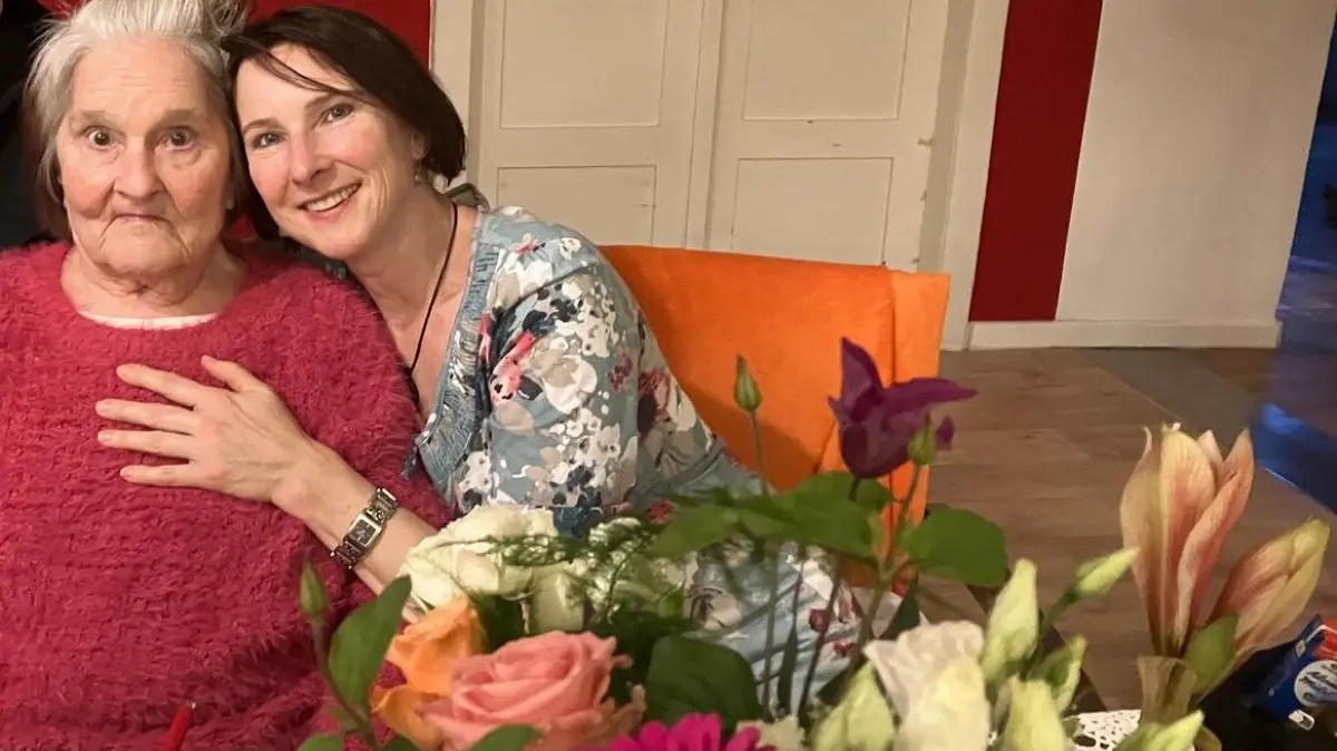 Haben turbulente Tage hinter sich: Rose Marie Kneif und ihre Tochter Katharina