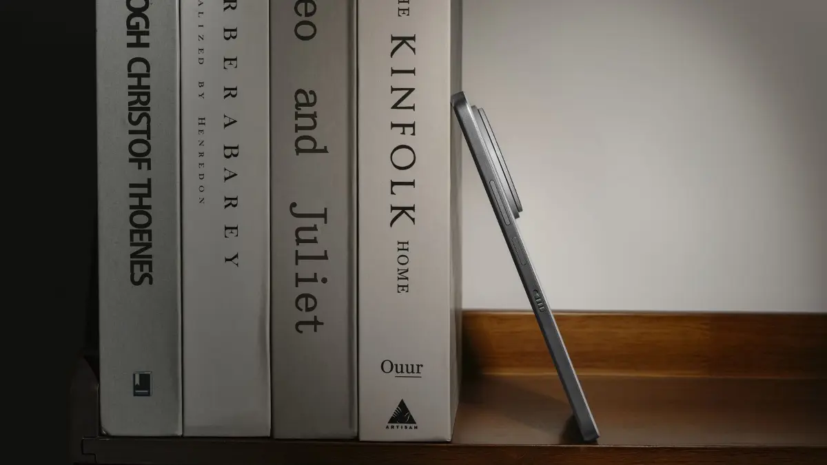 NXTPaper 60 Ultra. Trotz seiner Größe erstaunlich leicht.