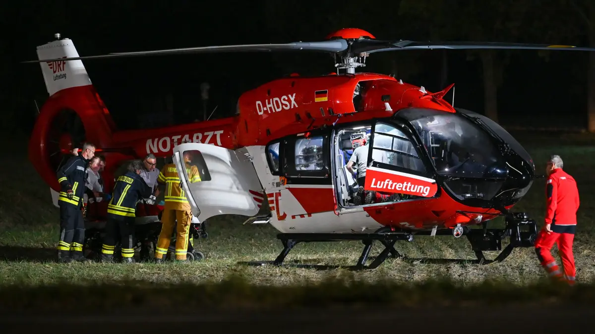 Unfall auf der A10 am Dreieck Barnim: Ein Transporter kam von der Autobahn ab und überschlug sich. Beim Einsatz wurde sogar ein Hubschrauber eingesetzt. (Symbolfoto)