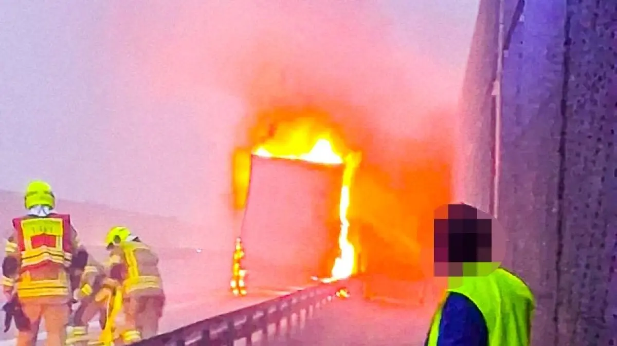 Autobahn Unfall LKW Kakao A10 bei Mühlenbeck