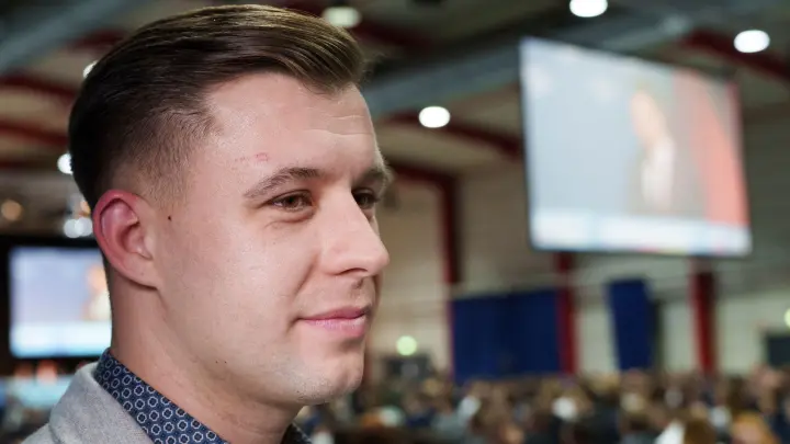 Jean-Pascal Hohm zwischen Radikalität und angepasstem Auftreten