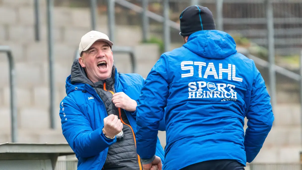 Brandenburgliga Stahl Brandenburg Trainer Robert Pocrnic beim Sieg in Fürstenwalde