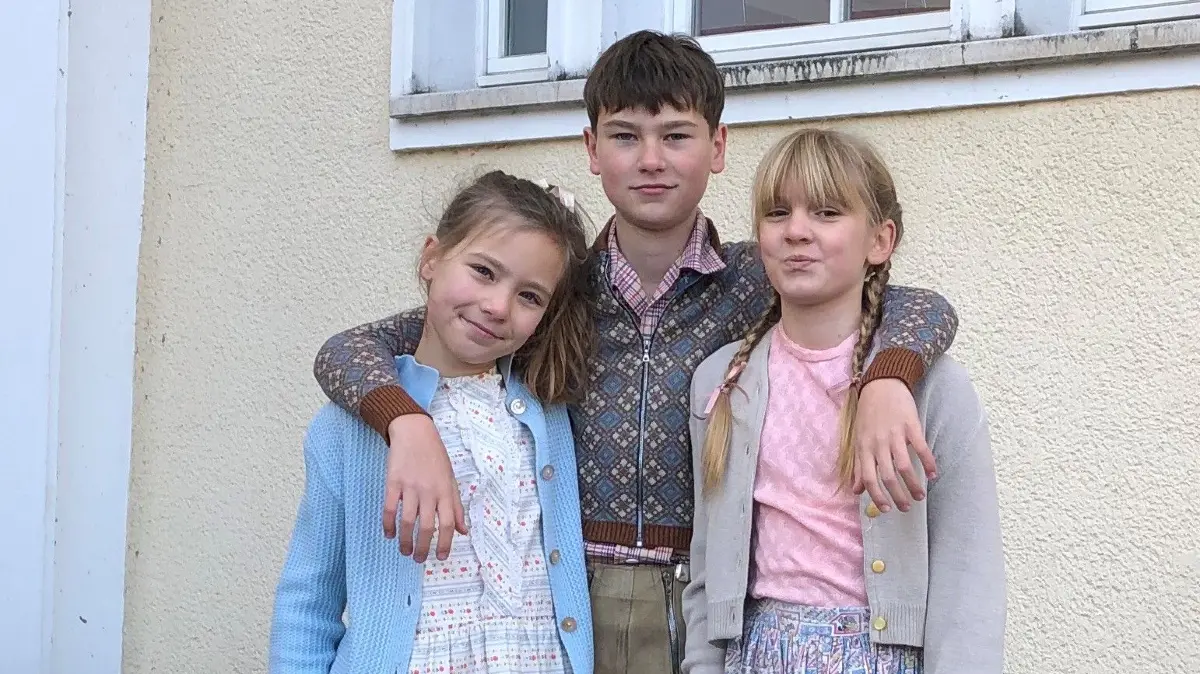 Mila (10), Moritz (13) und Finya (10) haben als Komparsen bei Tania mitgemacht.