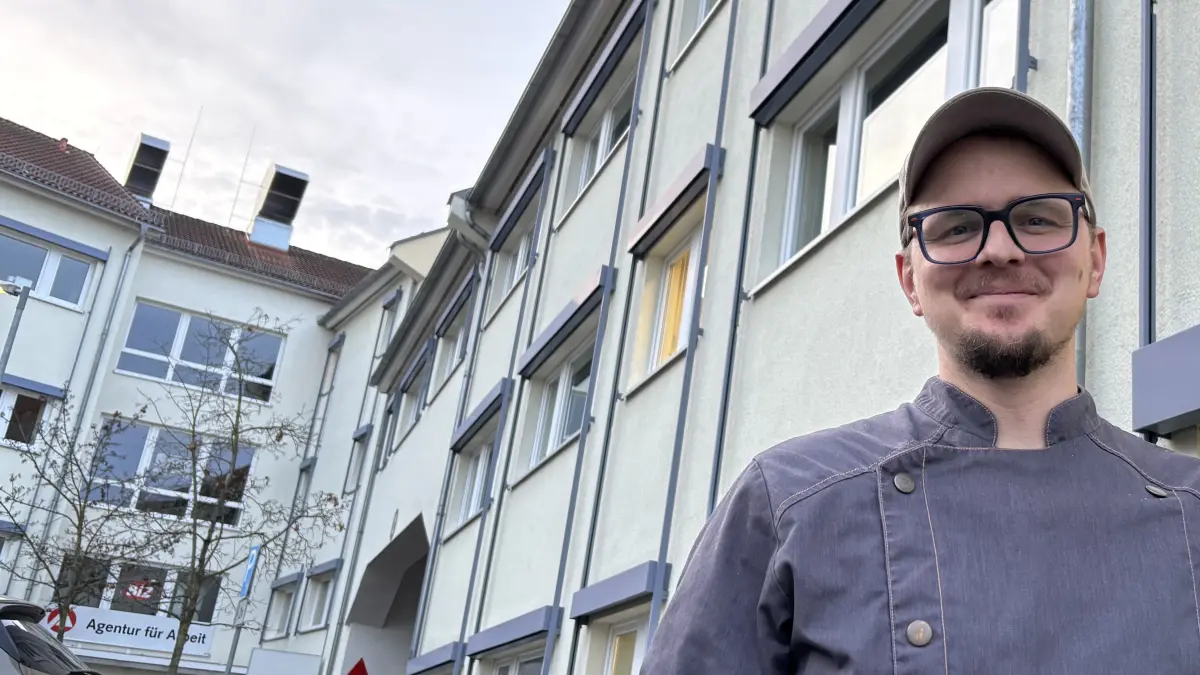 Koch-Tausendsassa Sebastian Hille betreibt seit vergangener Woche auch noch die Kantine der Arbeitsagentur. Foto vom 12.11.2025