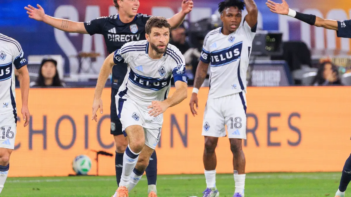 San Diego FC - Vancouver Whitecaps: 29.11.2025, USA, San Diego: Fußball: MLS, Playoffs, Western Conference Finals, San Diego FC - Vancouver Whitecaps. Thomas Müller (13) von den Vancouver Whitecaps mit dem Ball. Foto: Javier Rojas/PI via ZUMA Press Wire/dpa +++ dpa-Bildfunk +++