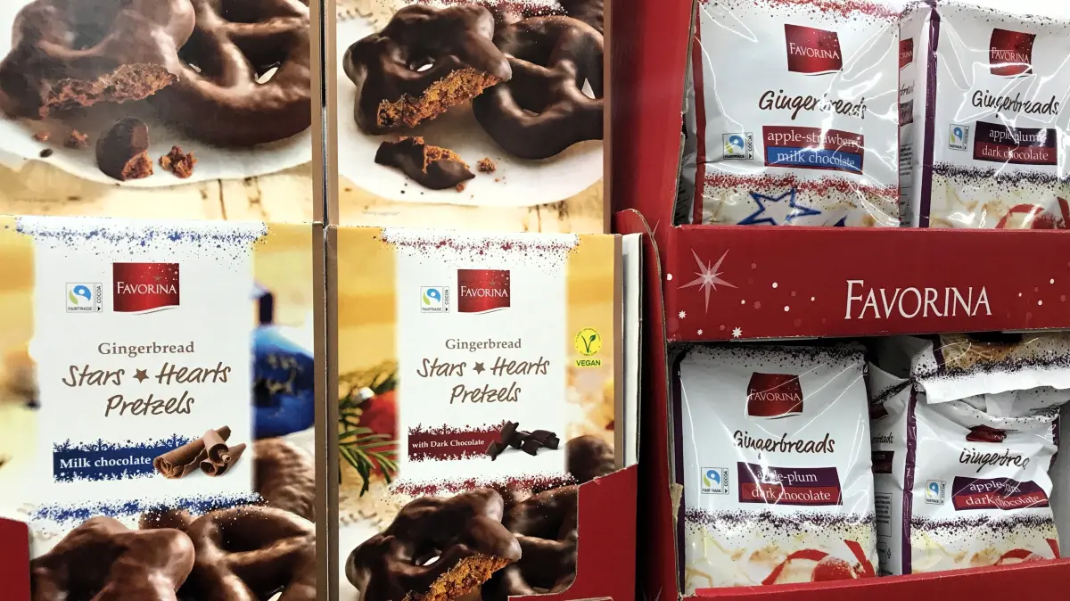 Slubice. Lidl. Lebkuchen der Eigenmarke Favorina. Preisvergleich mit Lidl Deutschland. 01.12.2025 Foto: Frank Groneberg
