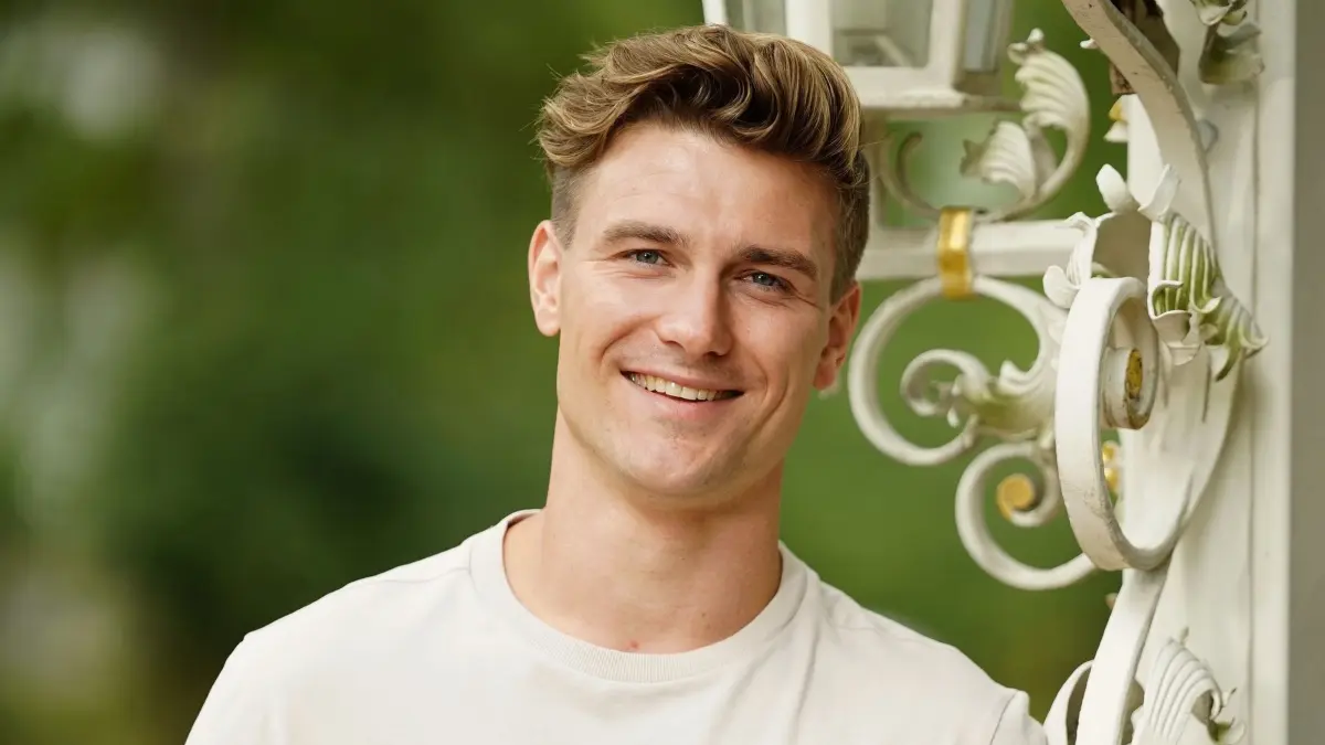 Bauer Sucht Frau 2025 Friedrich Verr t Seine Beauty Routine Moz de bauer-sucht-frau-2025-friedrich-verr-t-seine-beauty-routine-moz-de