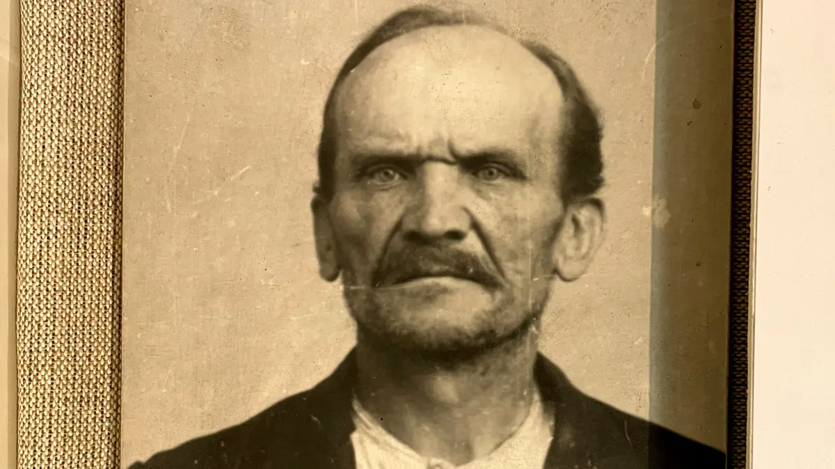 Carl Großmann, einer der berüchtigtsten Serienmörder Berlins, der grausame Verbrechen begangen hat und eine Vergangenheit in Frankfurt (Oder) und Altlandsberg hat.