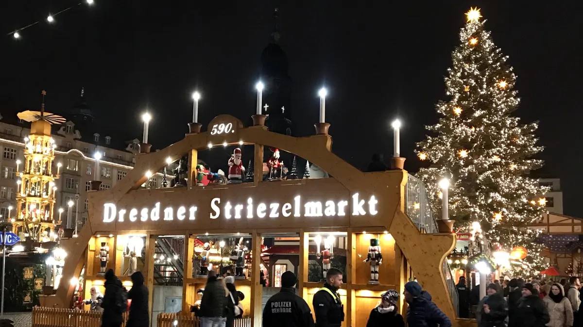 Dresden. 590. Striezelmarkt 2024. Eingang Wilsdruffer Straße. 09.12.2024 Foto: Frank Groneberg