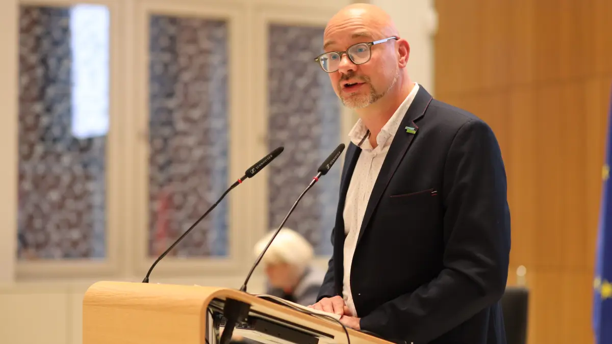 Oberbürgermeister Axel Strasser bei seiner ersten Ansprache in der SVV in Frankfurt (Oder).
