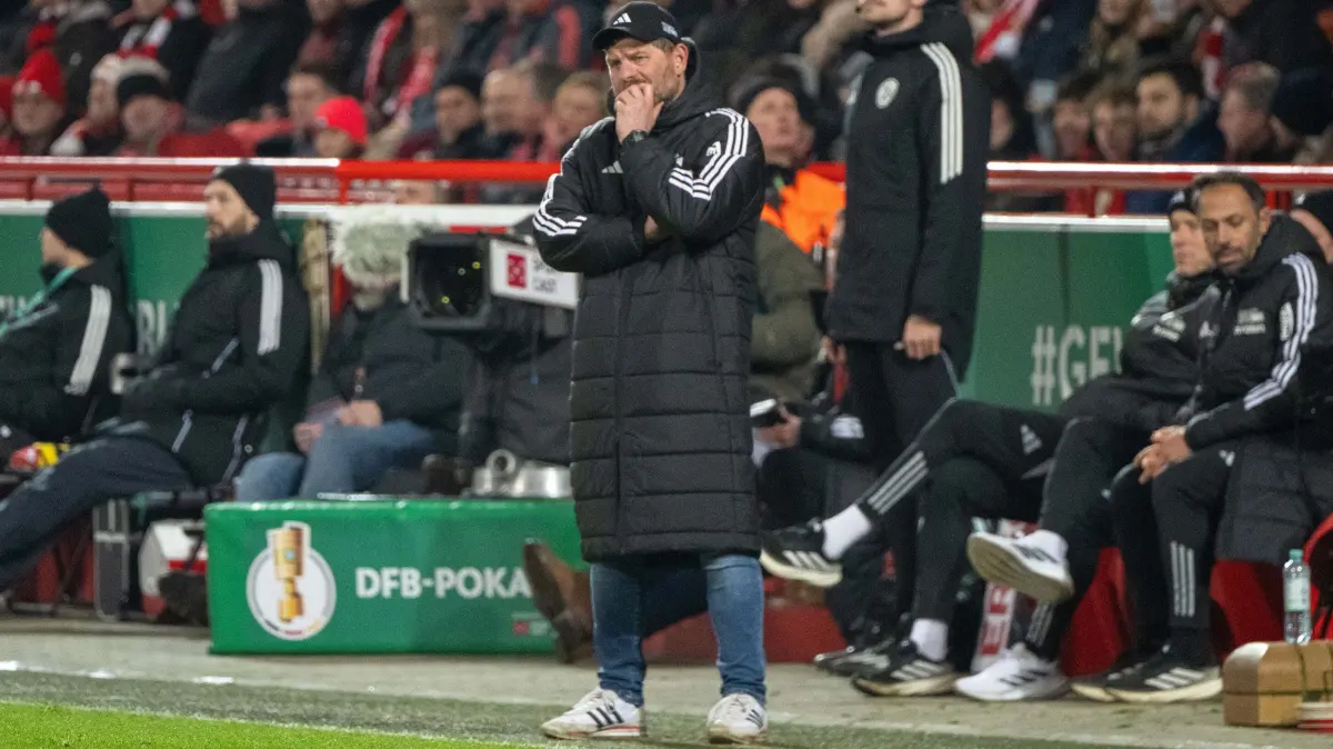 DFB-Pokal (Achtelfinale): 1. FC Union - Bayern München 2025/26: Fußball, Herren, Saison 2025/2026, DFB-Pokal (Achtelfinale), 1. FC Union Berlin - FC Bayern München, Trainer Steffen Baumgart (1. FC Union Berlin) 03.12.2025, Foto: Matthias Koch