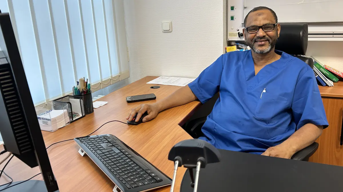 Der Chirurg Osman Elbeshir Ali hat die Praxis von Hans-Michael Kuhlmey in Neuruppin übernommen. Er stammt aus dem Sudan und kam 1988 in die DDR. Was er jetzt in der Praxis anbietet.