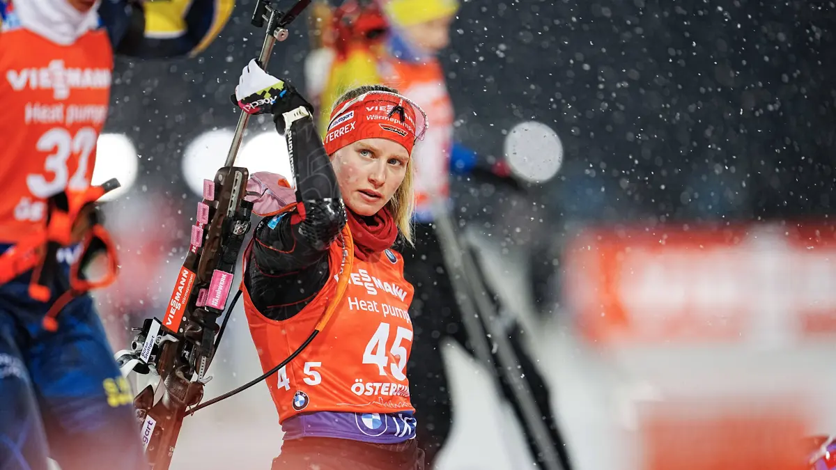 IBU BIATHLON WORLD CUP OSTERSUND: Julia Tannheimer, Germany, during the start of the women s 7.5 km sprint at the Biathlon World Cup at Östersund Ski Stadium in Östersund, Sweden, 5 December 2025. ÖSTERSUND SWEDEN x9200x *** Julia Tannheimer, Germany, during the start of the women s 7 5 km sprint at the Biathlon World Cup at Östersund Ski Stadium in Östersund, Sweden, 5 December 2025 ÖSTERSUND SWEDEN x9200x PUBLICATIONxNOTxINxDENxNORxSWExFIN Copyright: xBjörnxLarssonxRosvall/TTx IBU BIATHLON WORLD CUP OSTERSUND