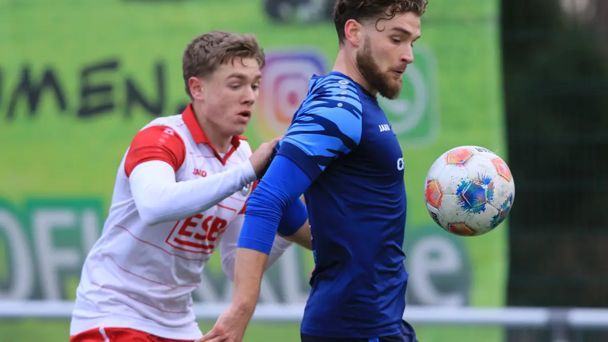 Fußball Brandenburgliga: Oranienburger FC Eintracht gegen BSC Süd 05 1:1 vor 120 Zuschauern auf dem Kunstrasenplatz