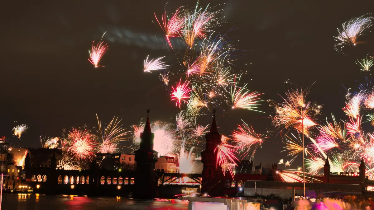 In der Nacht vom 31. Dezember auf den ersten Januar ist Silvester. Dann sind wieder Böller und Raketen zu hören. Doch welche Feuerwerkskörper darf ich laut Zoll aus Polen nach Deutschland einführen?
