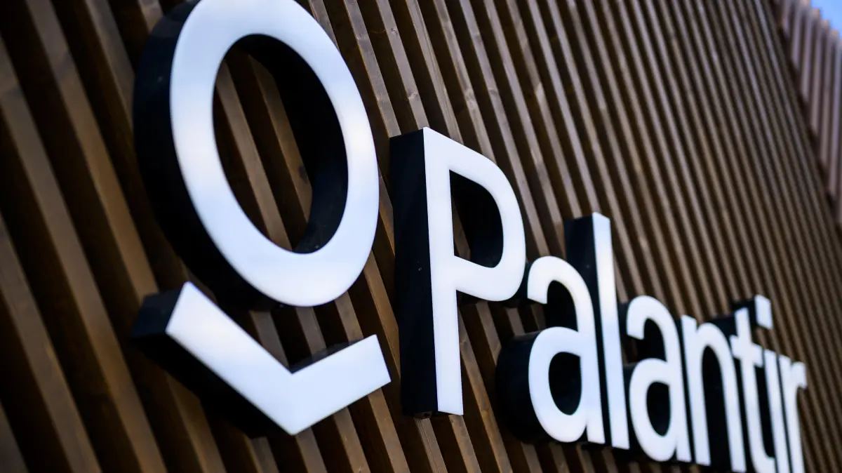 Ein Logo von Palantir Technologies. Trotz Kritik, negativen Erfahrungen und Alternativen könnte die Software auch in Brandenburg zum Einsatz kommen. (Symbolbild)