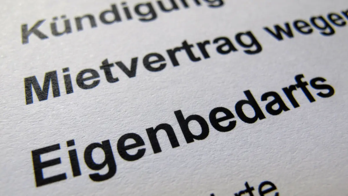 Kündigung Mietvertag wegen Eigenbedarfs" steht auf einem Ausdruck.