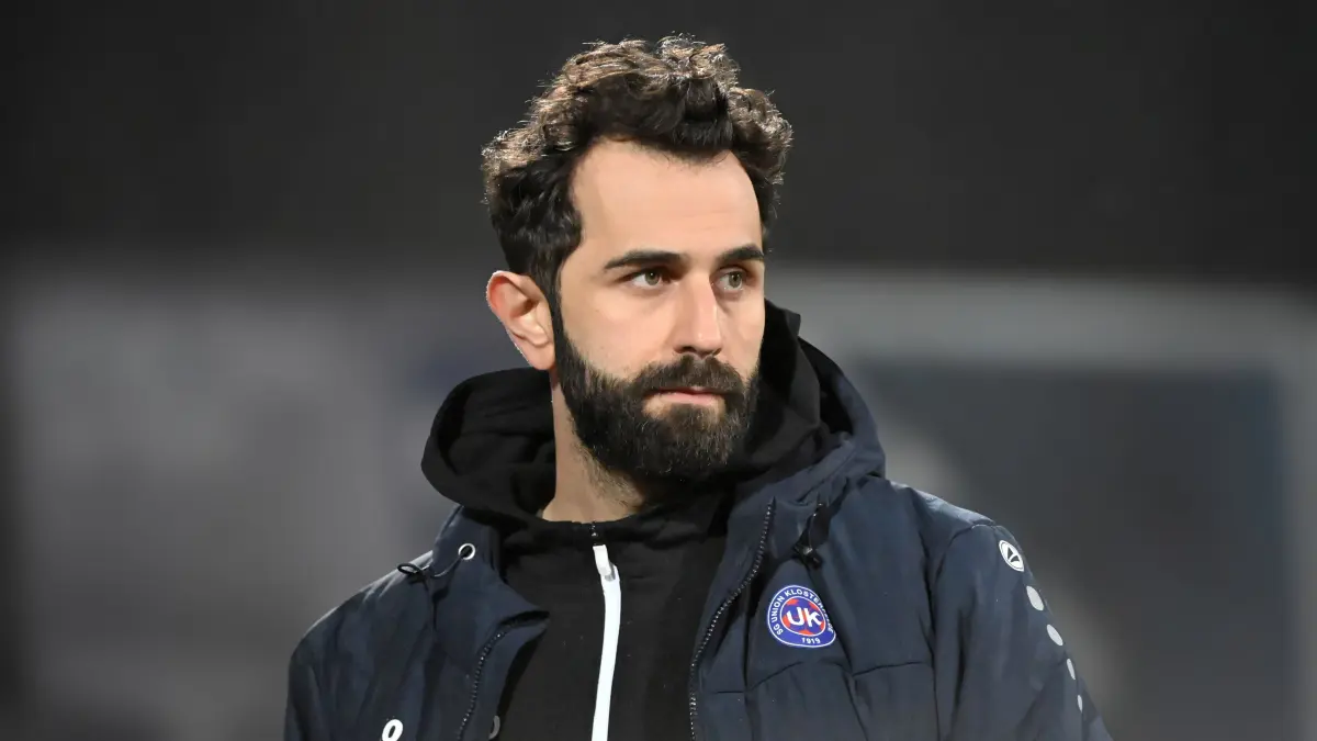 Fussball : Neustrelitz Parkstadion, Fussball Oberliga Nord, TSG Neustrelitz - Union Klosterfelde, Trainer Mesut Özcan
FOTO BENK 12.12.2025