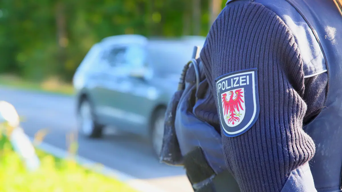 Bei mehreren Verkehrskontrollen ertappte die Polizei eine Frau ohne Führerschein. Es war nicht das erste Mal, dass die Beschuldigte keine Fahrerlaubnis vorweisen konnte, wie man beim Prozess in Fürstenwalde herausfand.