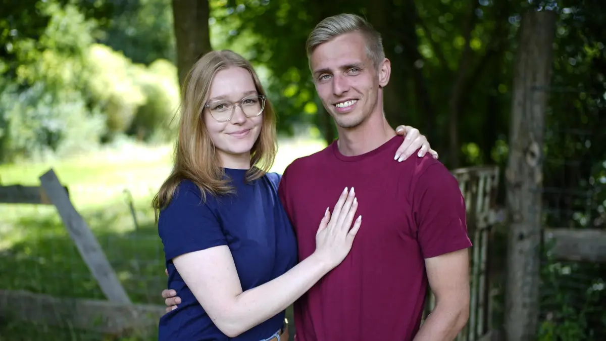 Christopher aus Gransee nimmt bei Bauer sucht Frau auf RTL teil, hier mit Hofdame Pauline+++ Die Verwendung des sendungsbezogenen Materials ist nur mit dem Hinweis und Verlinkung auf RTL+ gestattet. +++